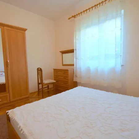 Apartment In Njivice/insel Krk 13276